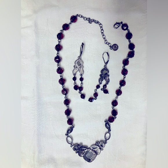 Necklace and earrings set - Picture 3 of 5